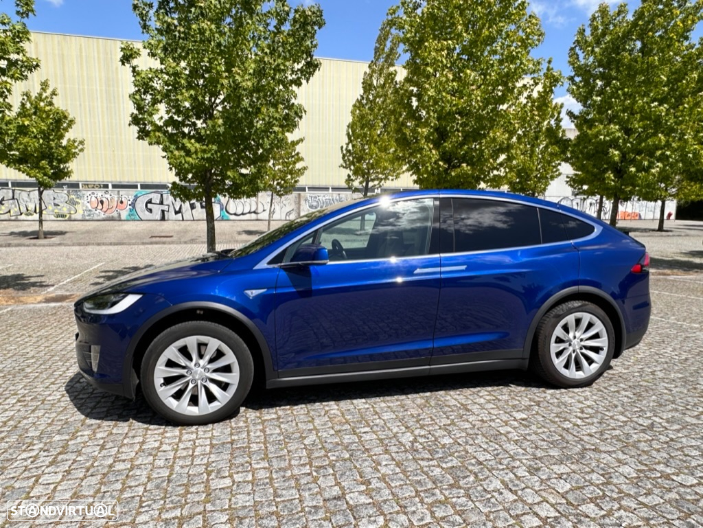 Tesla Model X 90D - 3