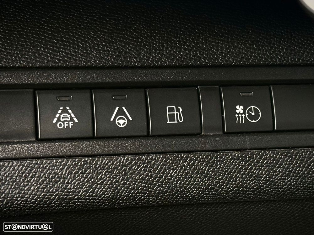 Peugeot 3008 1.6 Hybrid4 GT e-EAT8 - 11