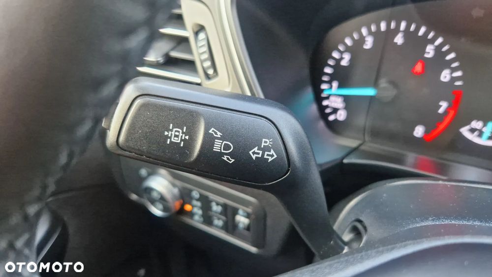 Ford Kuga 1.5 EcoBoost TITANIUM - 24