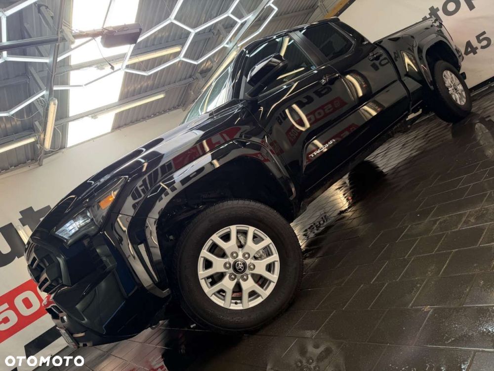 Toyota Tacoma - 11