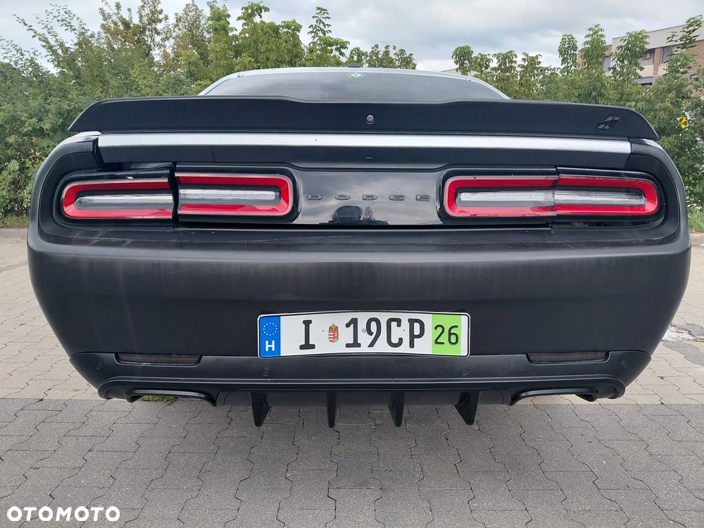 Dodge Challenger - 24