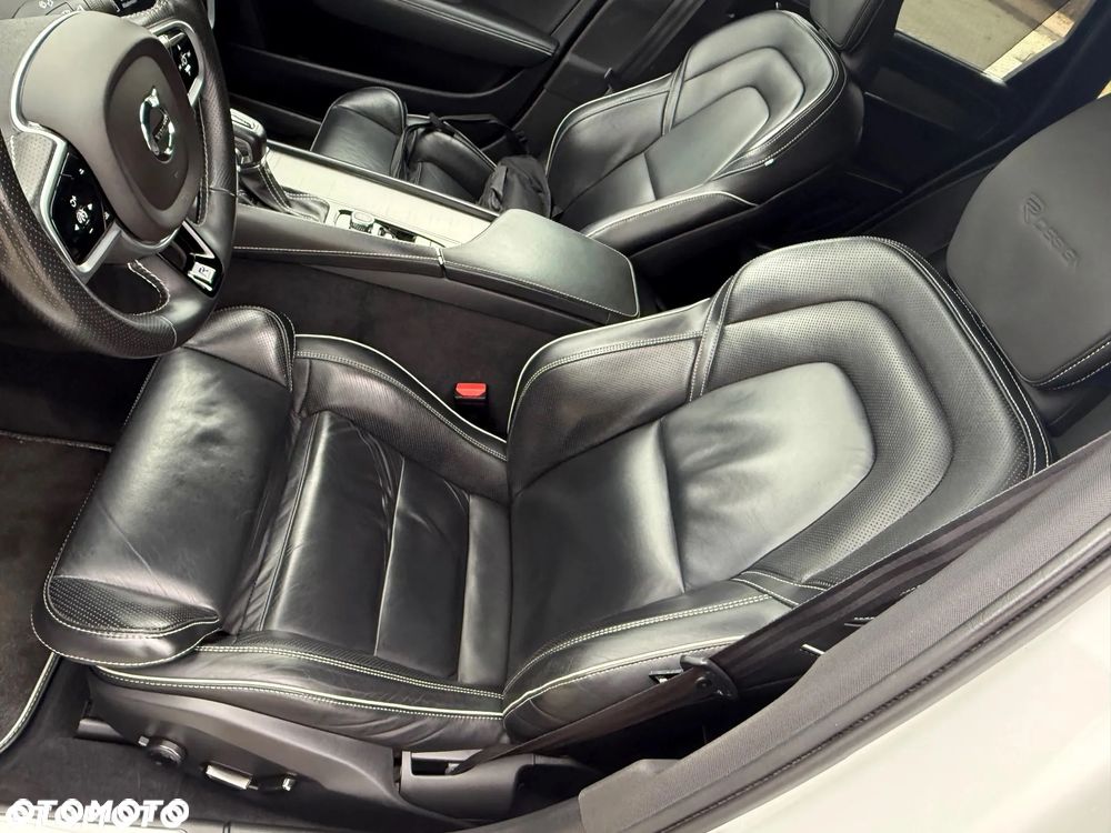 Volvo V90 T4 R-Design - 11
