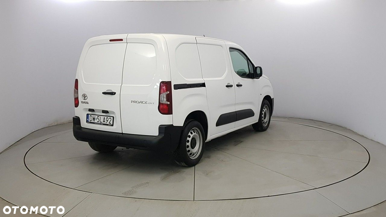 Toyota Proace City - 7
