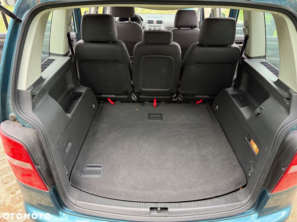 Volkswagen Touran 1.9 TDI DSG Trendline - 17