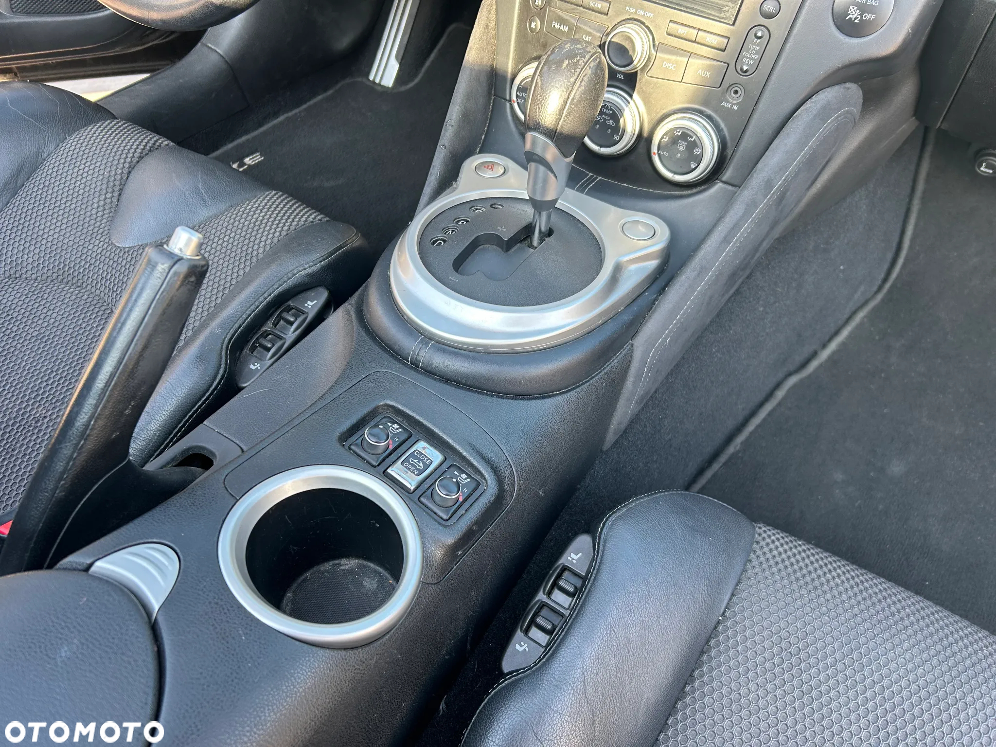 Nissan 370 Z Standard - 14