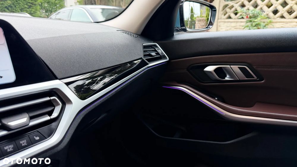 BMW Seria 3 320d MHEV Luxury Line - 29