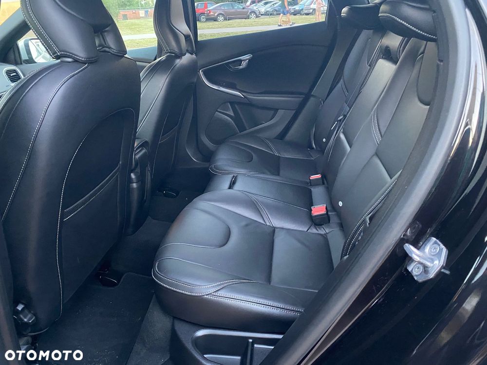 Volvo V40 D3 Geartronic RDesign - 14
