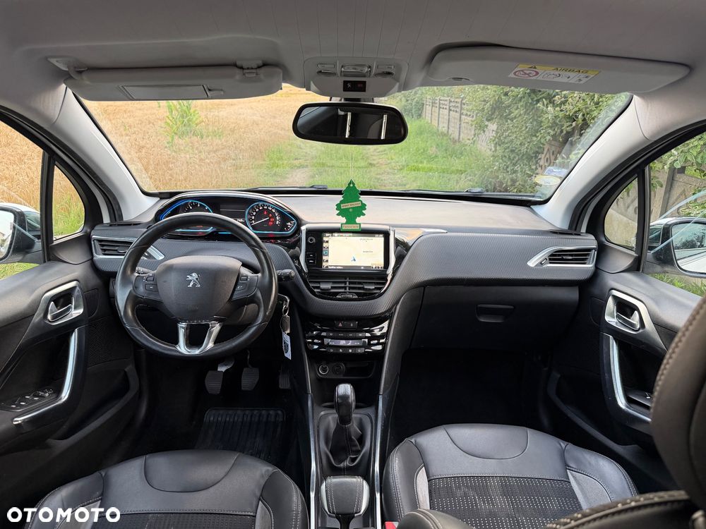 Peugeot 2008 1.6 e-HDi Allure S&S - 11