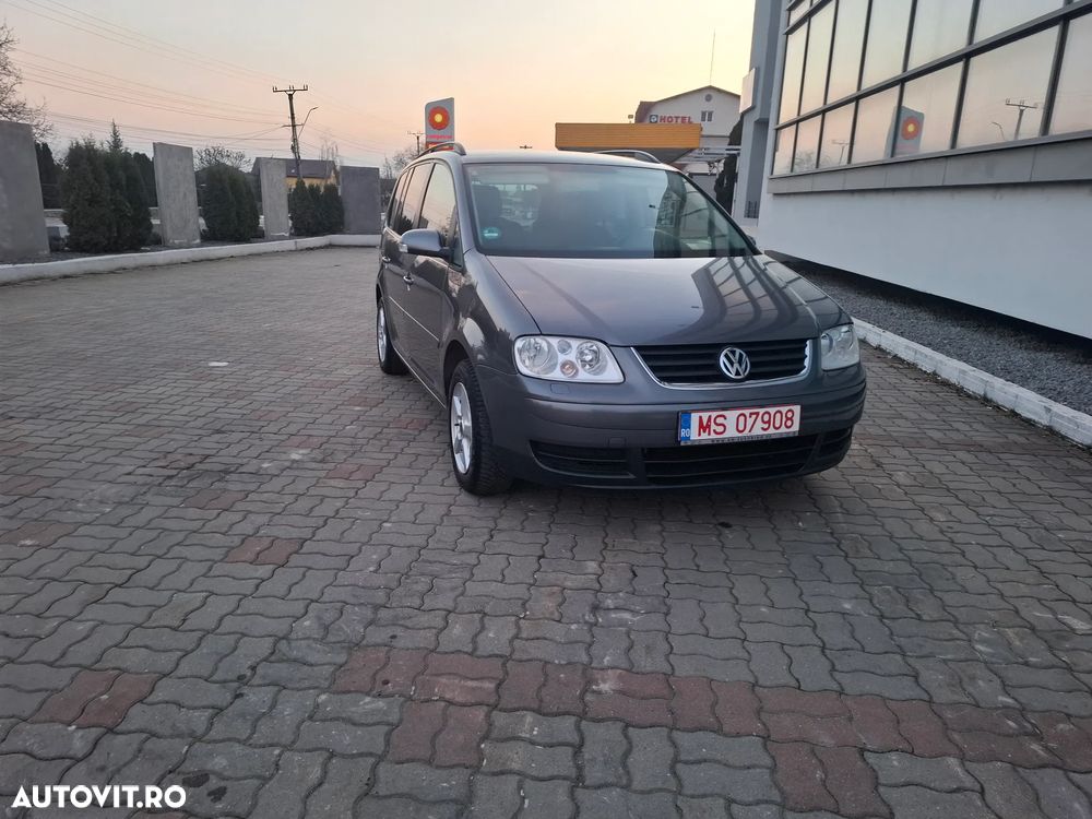 Volkswagen Touran 2.0 TDI DSG Highline - 15