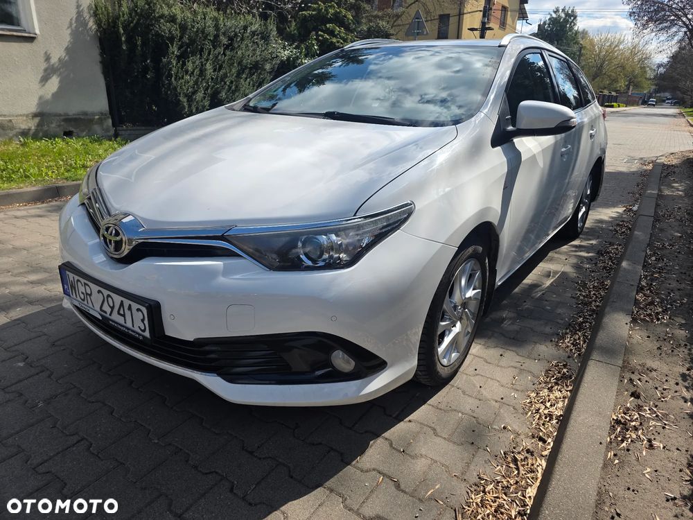 Toyota Auris 1.6 Comfort - 1