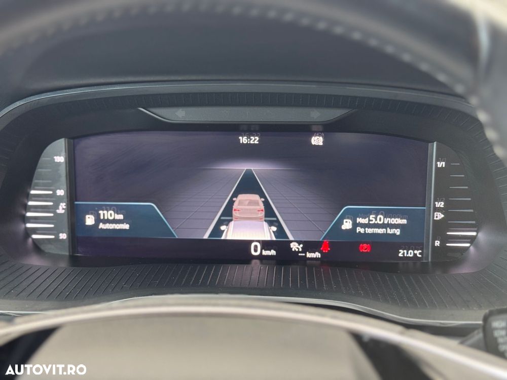 Skoda Octavia Combi 2.0 TDI Sportline - 24