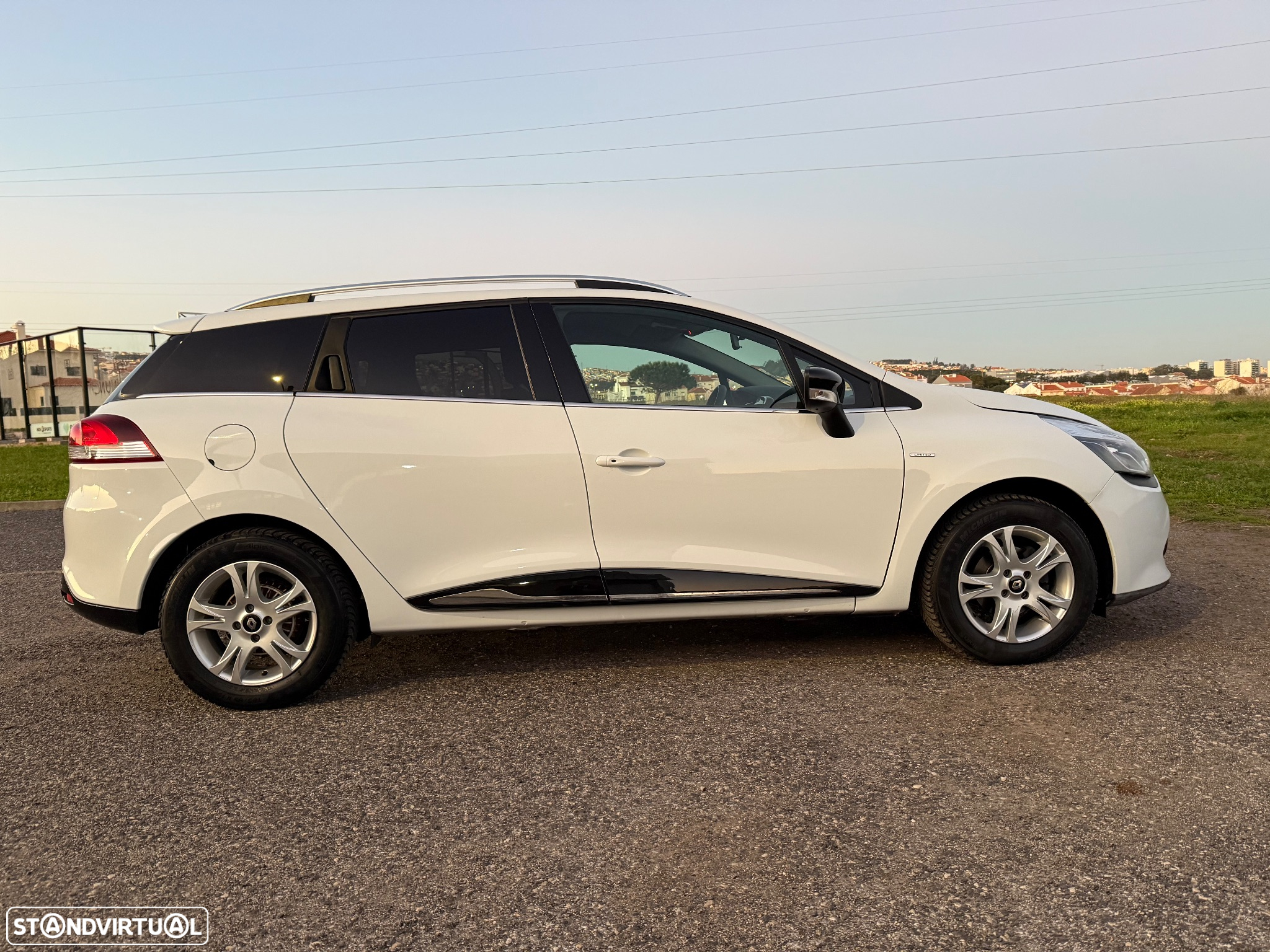 Renault Clio Sport Tourer 0.9 TCe Limited Edition - 6