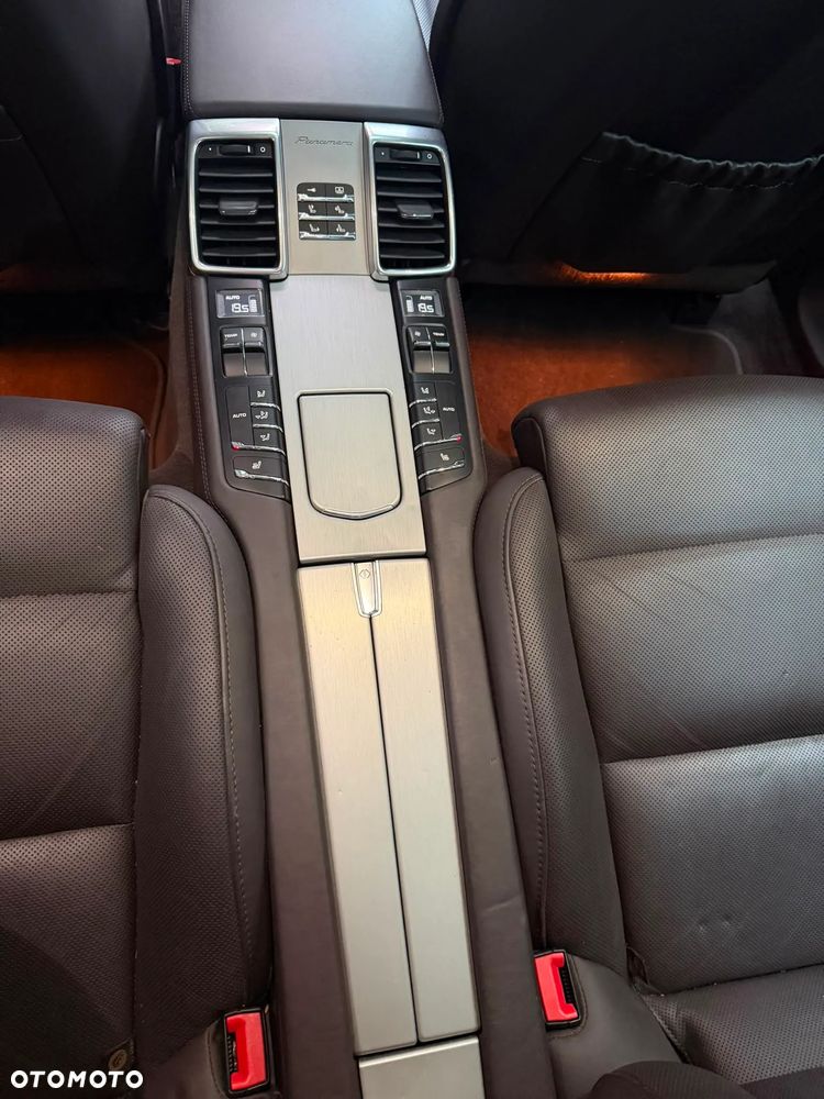 Porsche Panamera 4S - 6