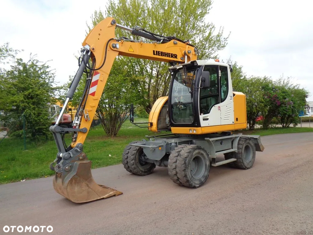 Liebherr 913 - 2