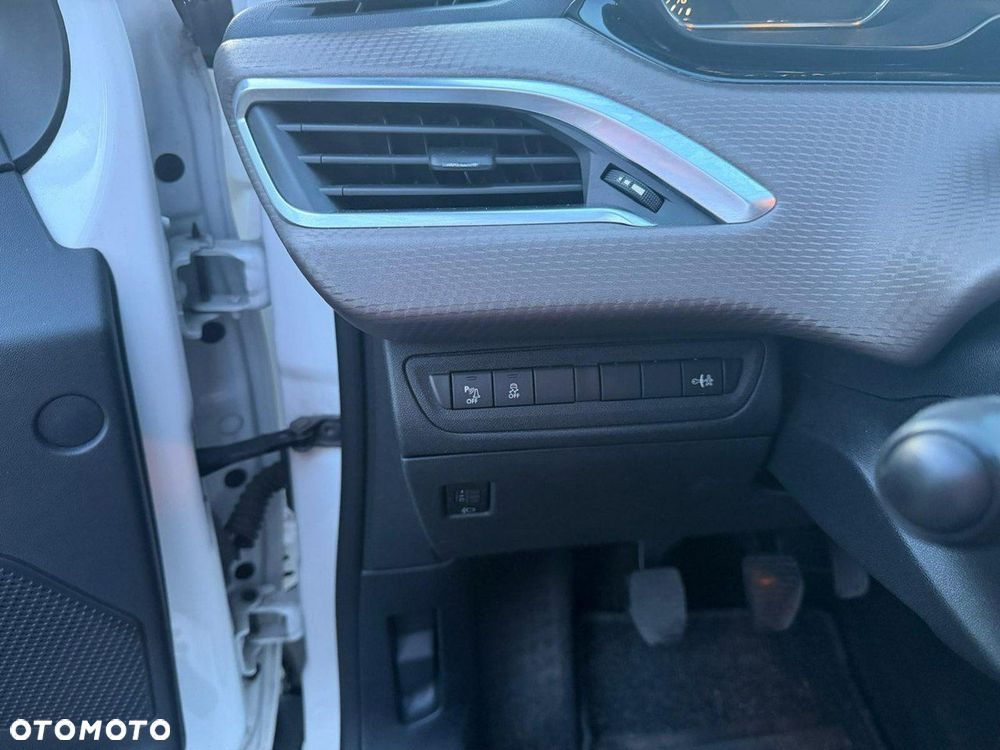 Peugeot 2008 - 30