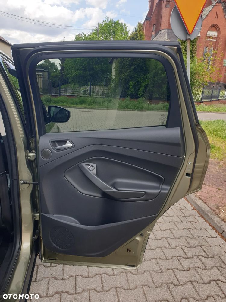 Ford Kuga 2.0 TDCi 4x4 Titanium - 36