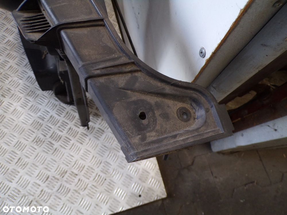 PAS PRZEDNI BMW E82 2.0 BENZYNA - 4