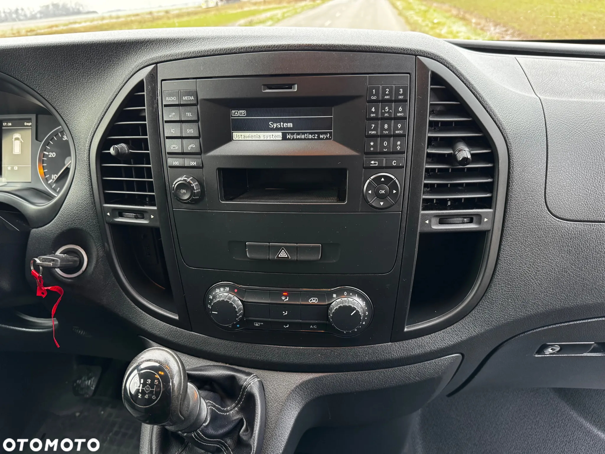 Mercedes-Benz VITO - 19