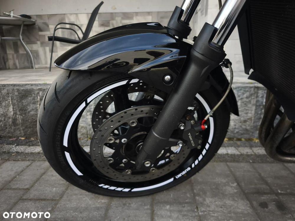 Suzuki GSR - 18