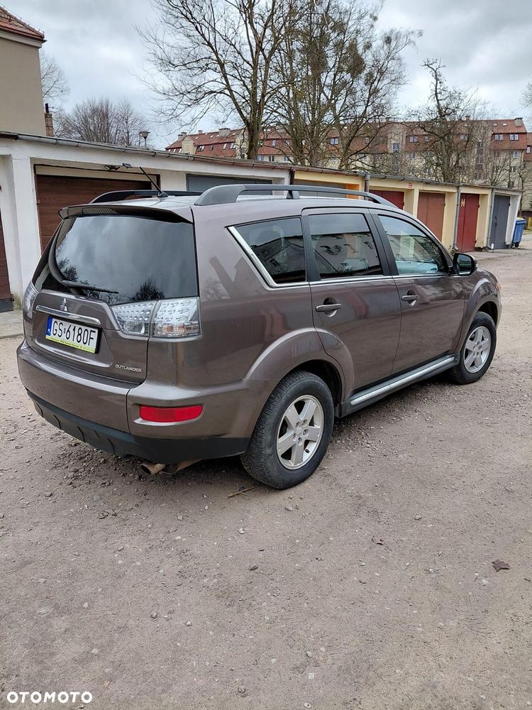 Mitsubishi Outlander 2.0 Invite 2WD - 5