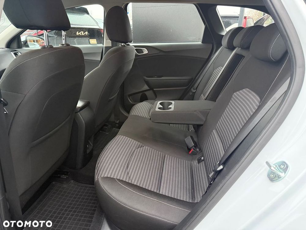 Kia Ceed 1.5 T-GDI M DCT - 25
