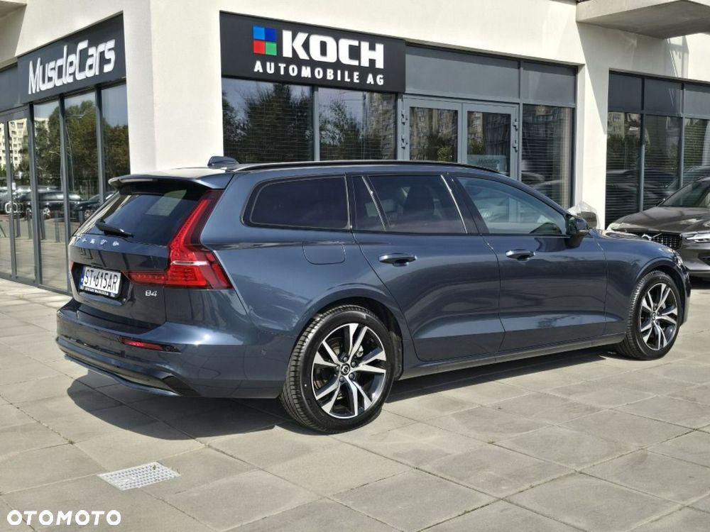 Volvo V60 B4 B Plus Dark - 4