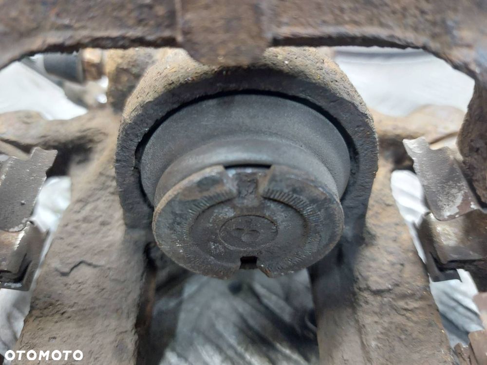 TARCZE HAMULCOWE TYŁ + KLOCKI + ZACISKI VOLKSWAGEN GOLF VI - 5