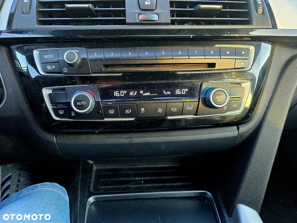 BMW Seria 3 318d Sport Line Shadow - 14