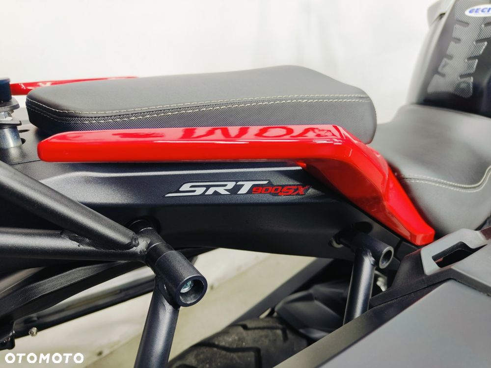 QJMOTOR 900 SX - 11