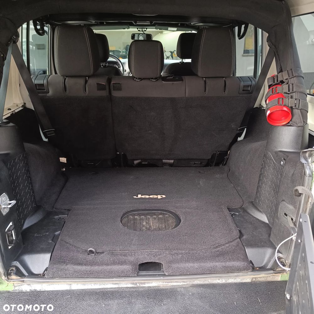 Jeep Wrangler 2.8 CRD Unlim Rubicon - 15