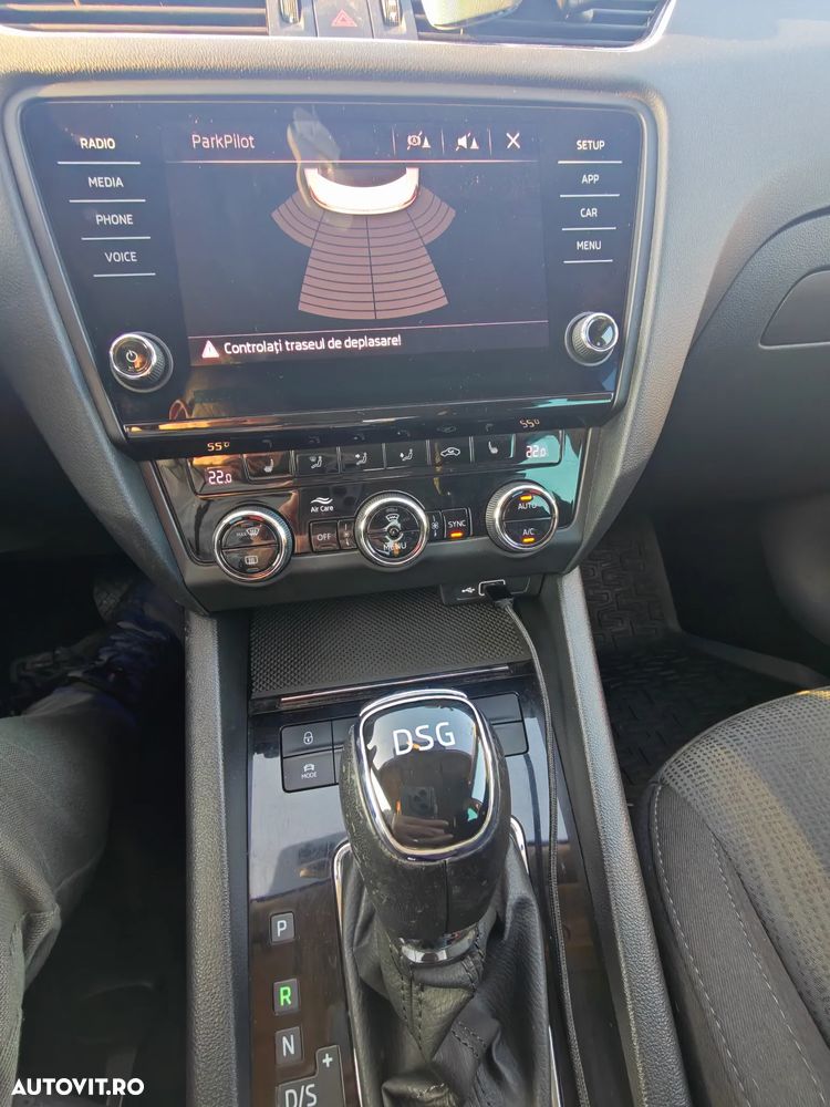 Skoda Octavia 2.0 TDI DSG Style - 32