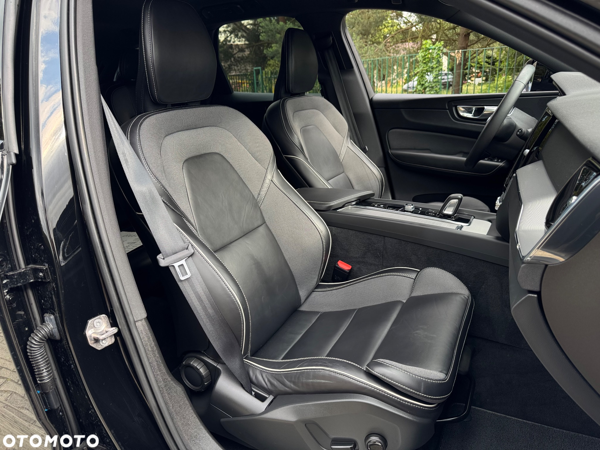 Volvo XC 60 B4 D Geartronic RDesign - 27