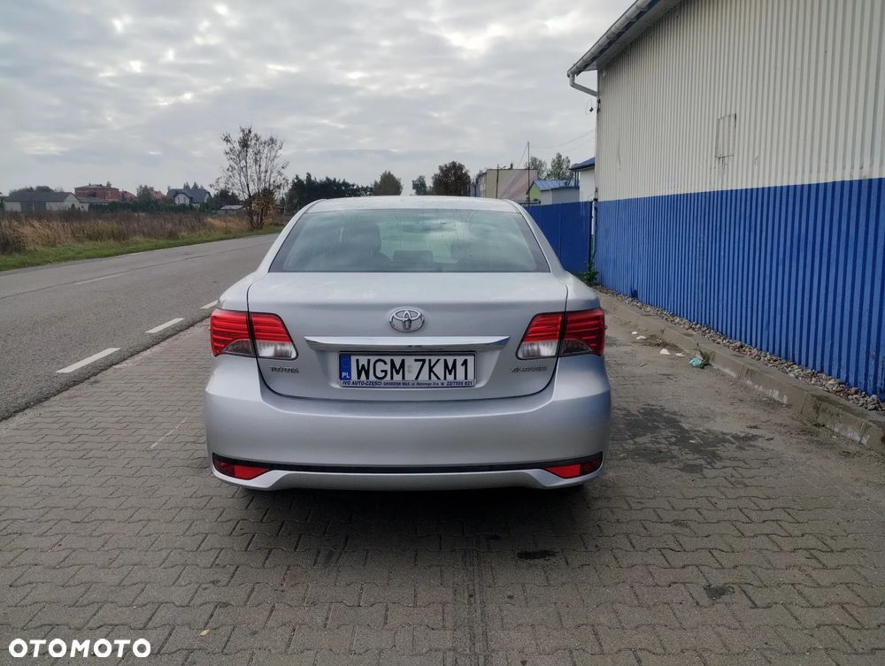 Toyota Avensis 2.0 D-4D Sol - 6