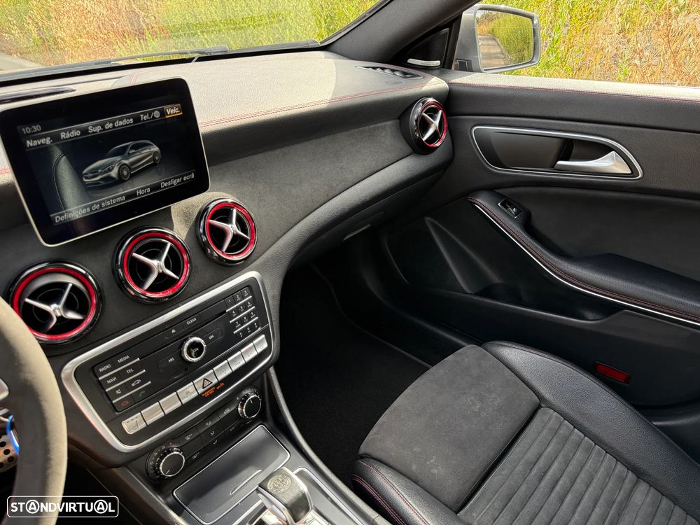 Mercedes-Benz CLA 45 AMG 4Matic Shooting Brake 7G-DCT - 17