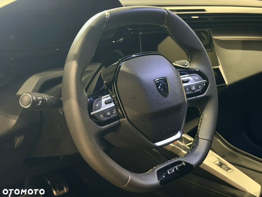 Peugeot 408 1.6 Plug-in Hybrid 240 GT Exclusive e-DCS7 - 24