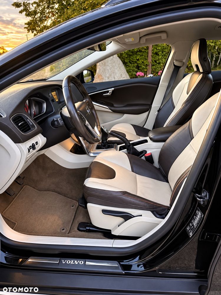 Volvo V40 D3 Summum - 13