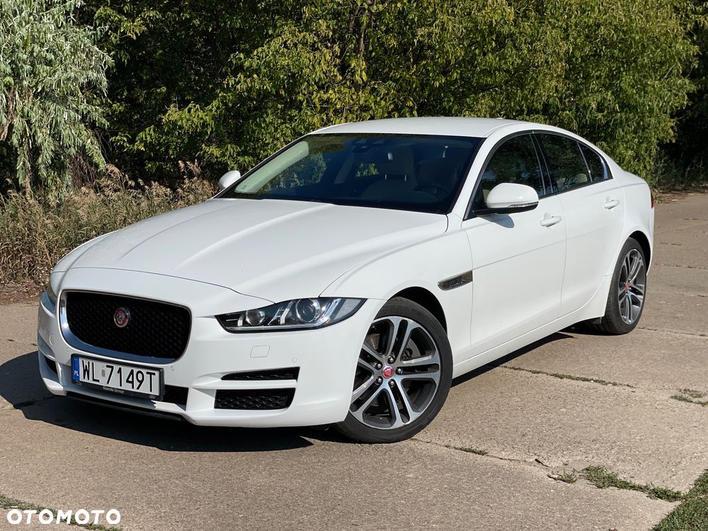 Jaguar XE 2.0 T Prestige - 1