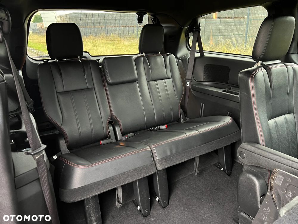 Dodge Grand Caravan - 13