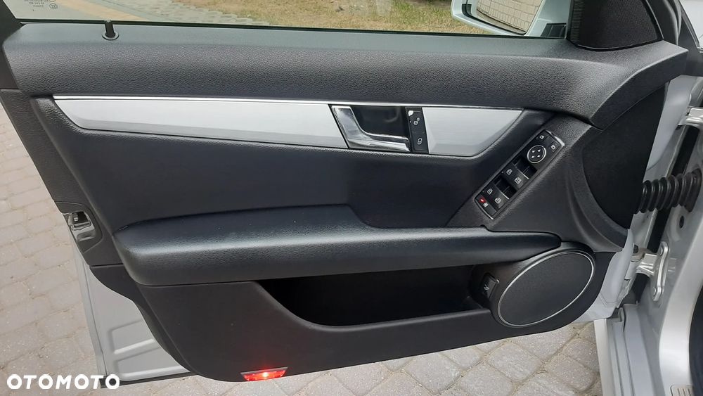 Mercedes-Benz Klasa C 200 Kompressor Avantgarde - 34