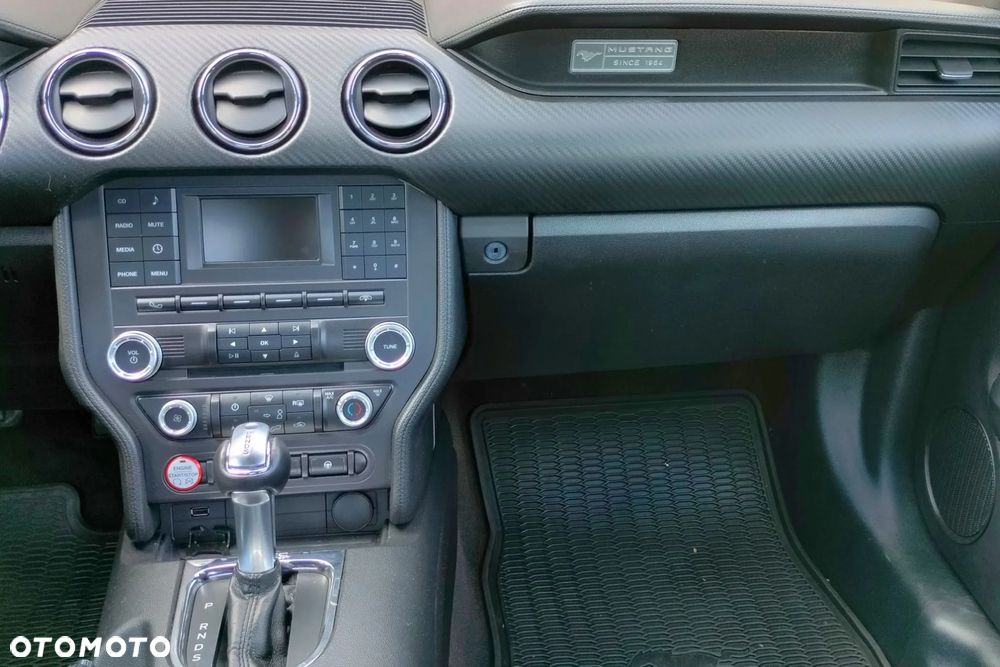 Ford Mustang 3.7 V6 - 18