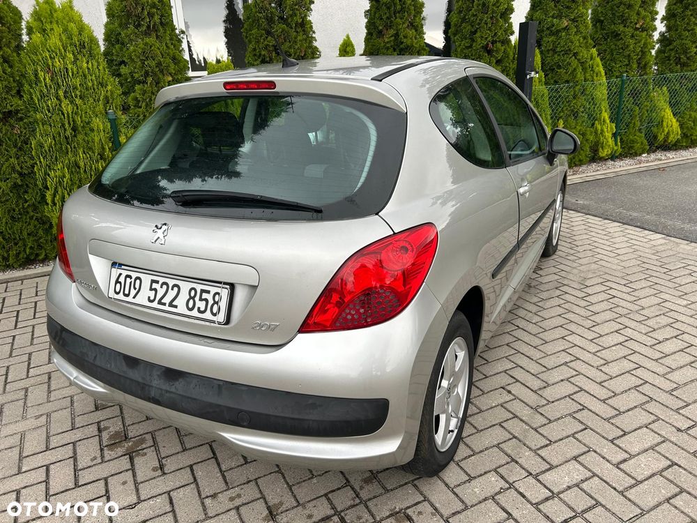 Peugeot 207 1.4 Presence Grand Prix - 21