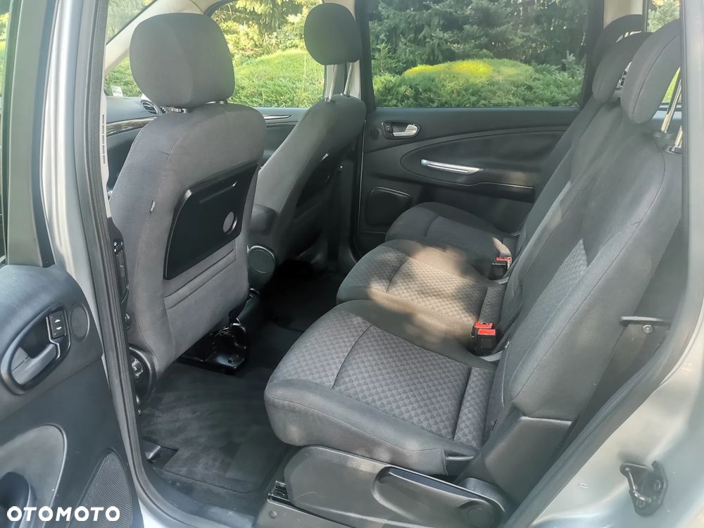 Ford Galaxy 2.0 TDCi Ghia - 12