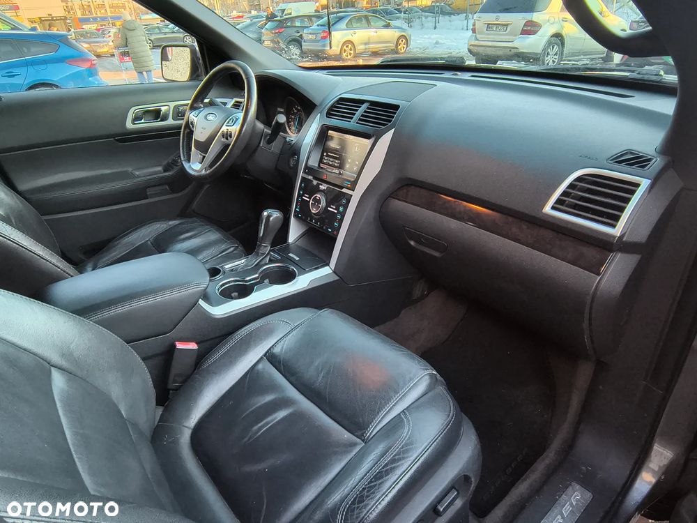 Ford Explorer - 23