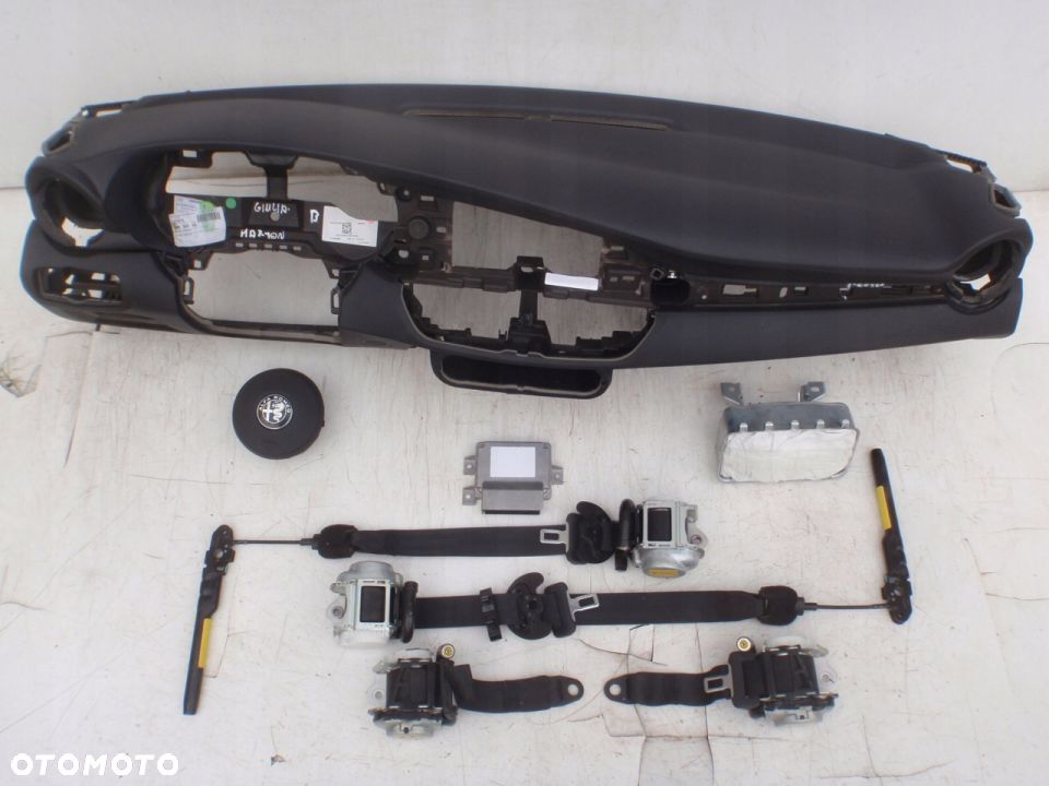 ALFA ROMEO GIULIA AIRBAG PODUSZKI PASY PAS DESKA - 4