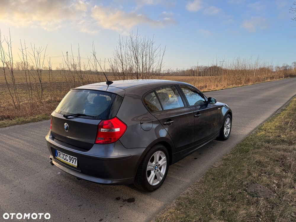 BMW Seria 1 120d DPF Edition Sport - 9