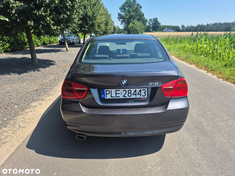 BMW Seria 3 318i - 5