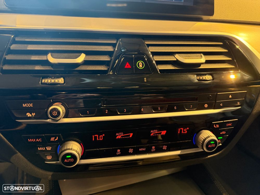 BMW 520 d Pack Desportivo M Auto - 35