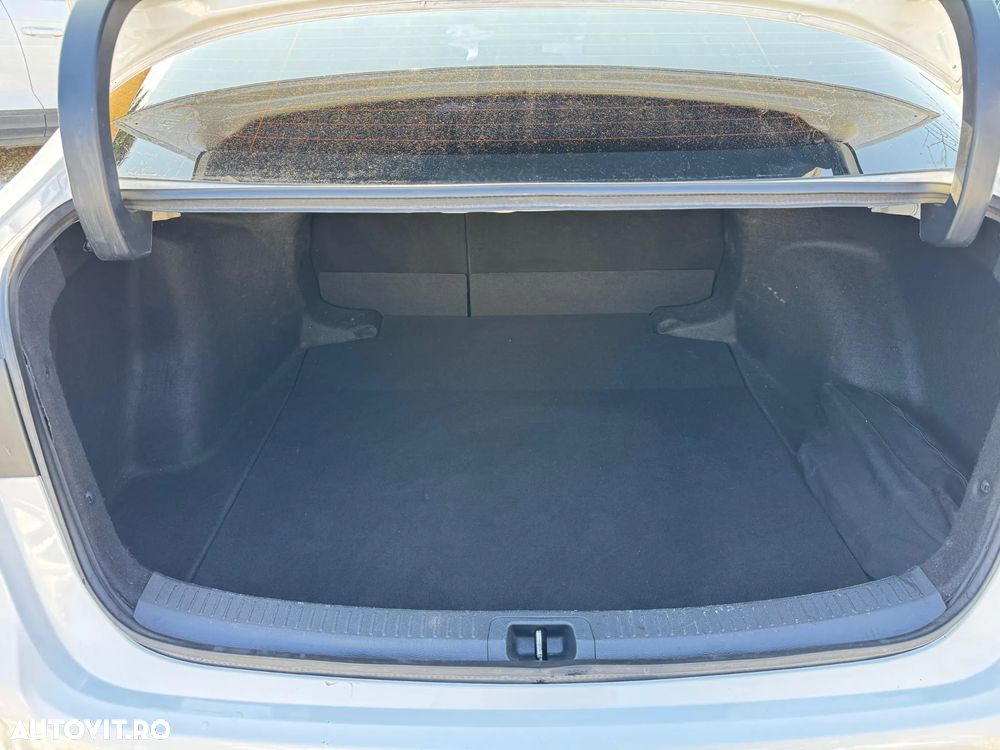 Toyota Corolla 1.8 HSD Business Plus - 20