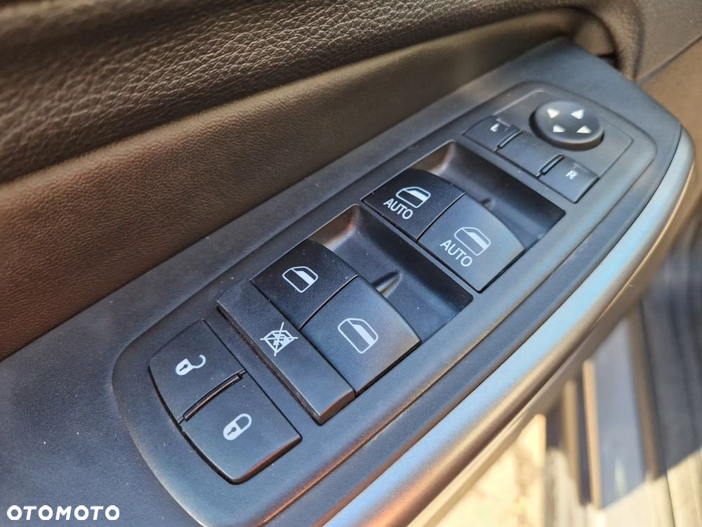 Jeep Cherokee - 27