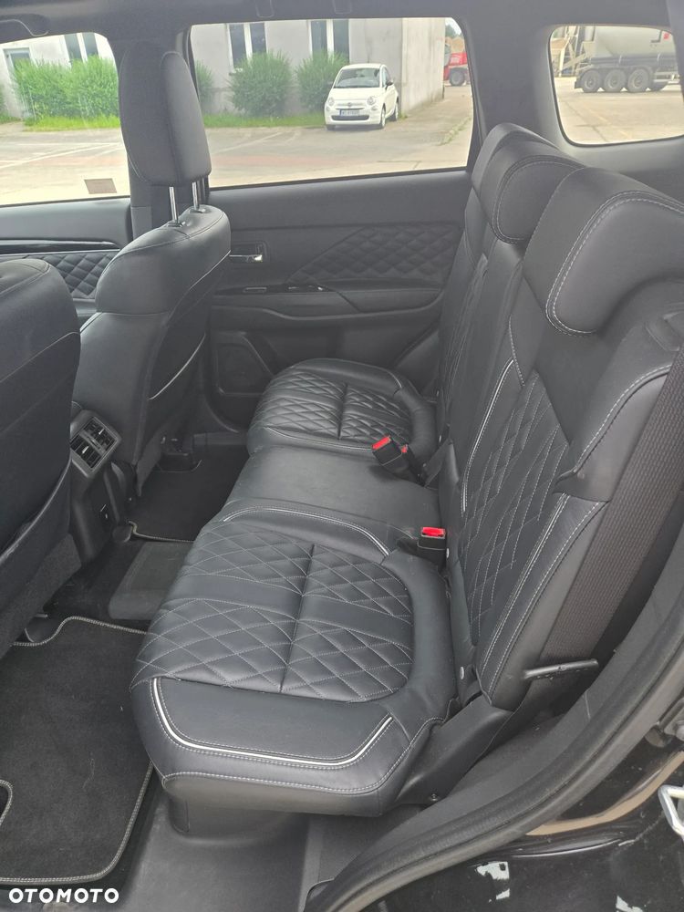 Mitsubishi Outlander - 5